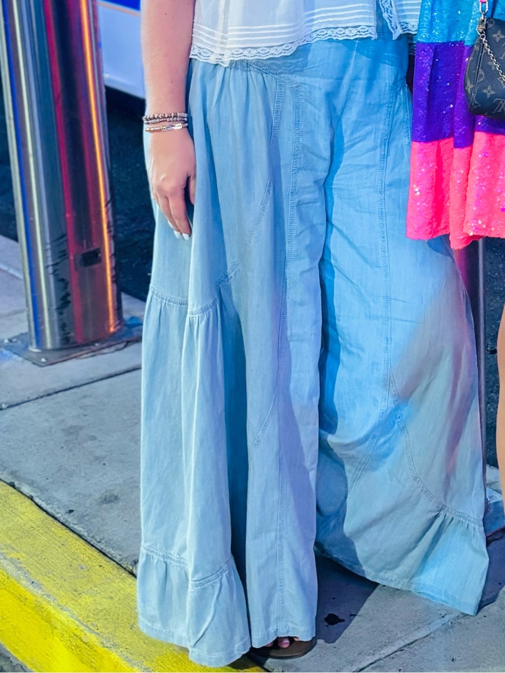 Women's Denim We the Free Elastic Waist Bell Bottoms - Medium - Picture 4 of 5
